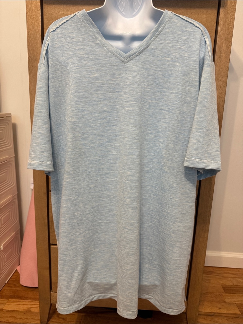 Tommy Bahama Light Blue V-Neck Short Sleeve Tee Xl